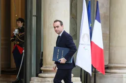 Frankrijk in totale chaos: Macron benoemt net afgetreden premier doodleuk opnieuw