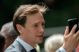 Volt-leider Dassen wil Tata Steel sluiten: “Geen toekomst voor oud en vervuilend bedrijf”