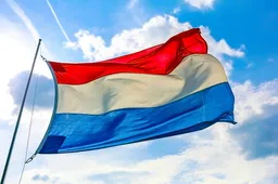 Gemeente Uithoorn haalt Nederlandse vlaggen weg: "Meten met twee maten!"