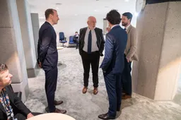 Timmermans zwijgt over Hamas op 7 oktober - diepe woede na ‘neutrale’ herdenking