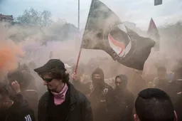 Internetsensatie Bender (16) bedreigd door Antifa: ‘Ze vonden m’n adres’