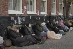 Schokkend rapport: meer dan 20.000 daklozen in Amsterdam en Den Haag - politieke beschaving ingestort