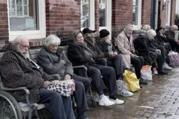 Nederlandse ouderen verliezen koopkracht: pensioenstelsel ‘beste ter wereld’, maar inkomenspositie keldert