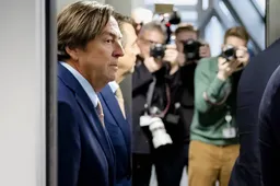 Historische afgang NRC: Krant moet diep door het stof na verspreiden nepnieuws over Hans Wijers