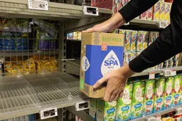Utrechters naar de supermarkt voor flessenwater door vervuiling