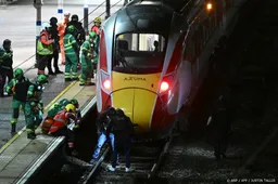 Britse politie: er is één verdachte van steekpartij in trein