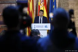 Bekritiseerde president Valencia stapt jaar na overstromingen op