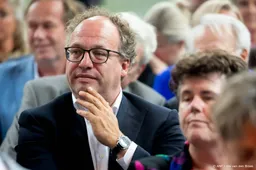 Rover: Koolmees mag niet langer dan twee weken verkenner zijn