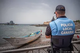 Doden bij zeer hoge golven bij het eiland Tenerife 
