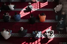 Moskee Emmeloord bedreigd met verscheurde korans en haatteksten