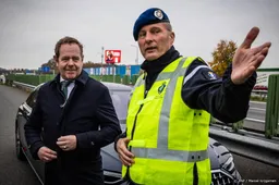 Van Weel verlengt grenscontroles met een half jaar