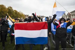 Radicaalrechts lied over azc's van YouTube en Spotify verdwenen