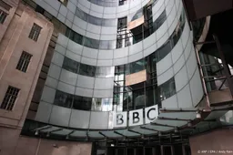 Trump zegt BBC volgende week aan te klagen om schadevergoeding