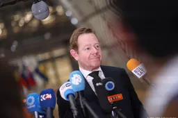 Van Weel pleit in Brussel voor sancties tegen Soedan 