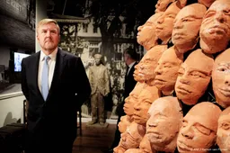 Koning feliciteert Suriname met jubileum bij opening museum