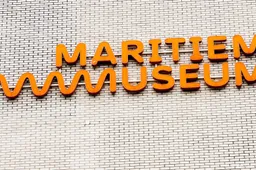 Maritiem Museum Rotterdam toont historisch scheepje