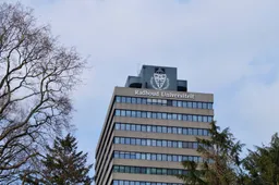 Omstreden docent die opriep tot vernietiging van Israël vertrekt bij Radboud Universiteit