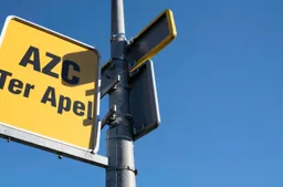 AZC-protestlied zorgt voor zure gezichten in RTL Tonight: "gewoon racistisch"
