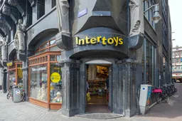 Levensgevaarlijk: Ouders gooien massaal privégegevens kinderen online voor Intertoys-actie - ‘Je voert ze aan de pedo’s!’