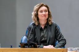 Vera Bergkamp mengt zich opnieuw in formatiedebat - denkt als oud-voorzitter nog steeds mee te moeten sturen