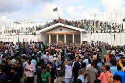 Oud-premier Hasina gaf bevel tot moord op demonstranten - nu bij verstek ter dood veroordeeld