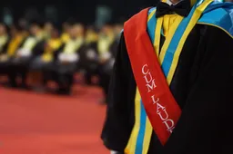 Universiteit Twente schrapt cum laude vanwege ‘ongelijkheid’ - want 'feminisme'