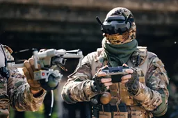 Drones boven Volkel: Expert waarschuwt voor ‘vijandige formatie’, maar is dit niet gewoon high-tech kattenkwaad?