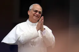 Vaticaan haalt hard uit: 'Polyamorie' en veelwijverij keihard AFGEWEZEN in nieuw document