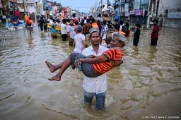 Dodental noodweer Azië passeert de duizend