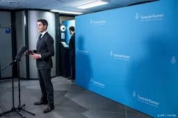 Jetten ziet graag alle partijen weer aanschuiven bij informateur