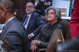 Trump blijft stafchef steunen na spraakmakend artikel Vanity Fair