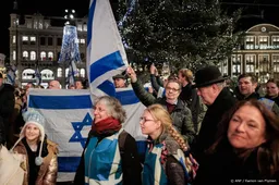 Veel politie bij pro-Israëlmanifestatie op de Dam in Amsterdam