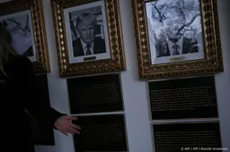 Witte Huis onthult plakkaten voor presidenten met mening Trump