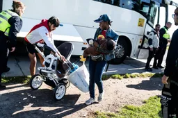 Keijzer wijst naar Qbuzz voor beveiliging asielpendelbus