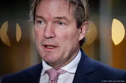 Van Oosten roept op jaarwisseling niet uit de hand te laten lopen