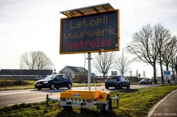 Drukte op wegen naar Duitsland, mogelijk veel 'vuurwerkverkeer'