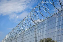 Bouw 280 kilometer lang hek op grens Letland en Rusland afgerond