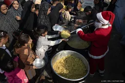 Israël dreigt vergunningen voor hulporganisaties Gaza te stoppen