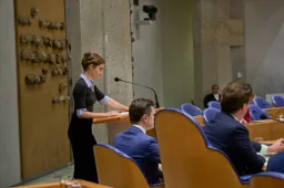 PEILING-EXPLOSIE: FVD schiet als een raket naar 12 zetels! Kiezers vluchten weg bij 'milde' Wilders