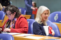 Mona Keijzer woest op CDA-saboteurs: 'Asielsysteem is kapot, land kan 53.000 nareizigers niet aan'