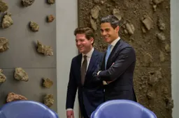 JETTEN ONTMASKERD: '10 nieuwe steden'-belofte blijkt leugen! Vlemmix sloopt 'leuke jongen met hockeyvriendje'