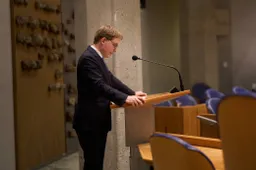 HYPOCRISIE TEN TOP: Pepijn van Houwelingen FILEERT JA21-Kamerlid Hoogeveen! 'Op Twitter stoer doen, in de Kamer buigen!'