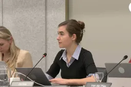 HAAGSE KOLDER: Minister wil Afghanen uitzetten maar weigert te bellen met Kabul