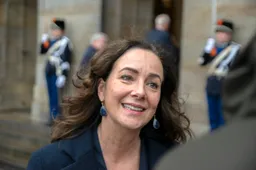 HALSEMA VERRAADT POLITIE: Weigert traangas tegen reilschoppers! 'Agenten staan in de kou'