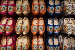 ULTURELE MOORD: Goedkope Chinese rommel vernietigt oer-Hollandse klomp! ‘Onze historie wordt weggevaagd’