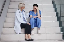 ZORGINFARCT: VVD-sloper Bruijn voorspelt 300.000 vacatures! Ouderen straks aan hun lot overgelaten