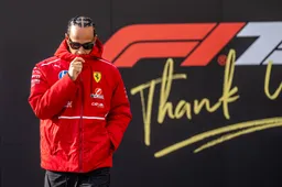 Hamilton in shock en totaal de weg kwijt: ‘Hoe kan Max nou weer zo dichtbij staan?!’