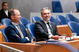 SCHOOF BUIGT VOOR BRUSSEL: Nederland staat garant voor MILJARDEN-lening aan Oekraïne via 'vermomde' Eurobonds!