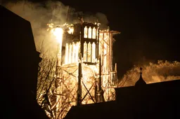 AMSTERDAMS ERFGOED IN DE AS: Vondelkerk verwoest, alleen de muren staan nog overeind!