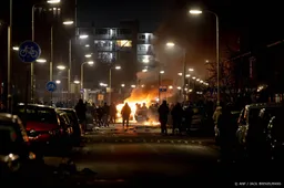 Politie in Breda bekogeld met molotovcocktails